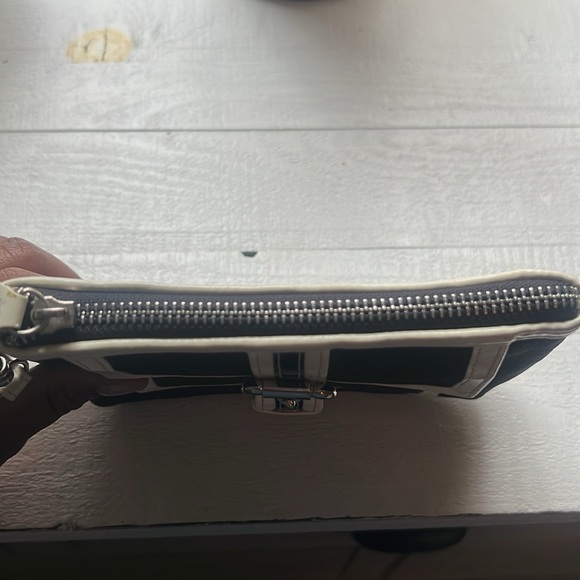 Black and White Isabella Fiore Wristlet. - Picture 5 of 5